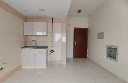 شقة - 1 حمام للايجار في بناية مويليح 3 - مويلح - الشارقة