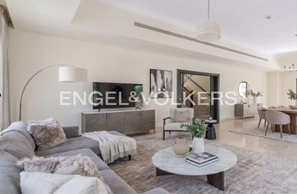 Villa - 5 Bedrooms - 7 Bathrooms for sale in Al Furjan - Dubai