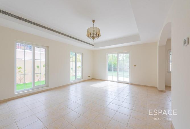 70290046 - Property Image 3