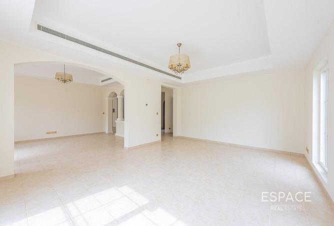 70290046 - Property Image 2