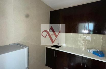 مكتب - استوديو - 1 للايجار في القمة - الخليج التجاري - دبي
