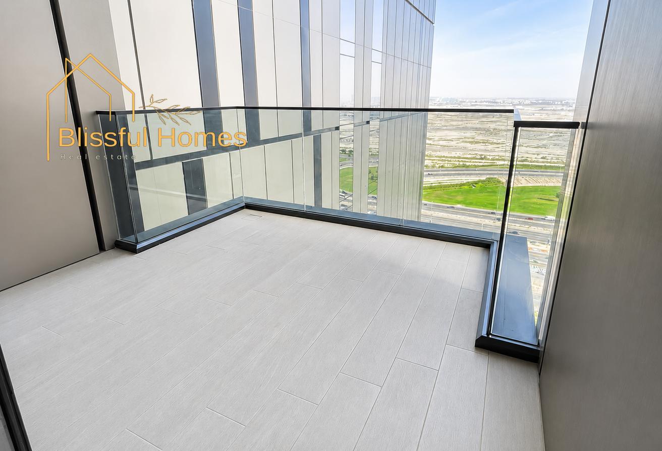 Luxury 1BHK | Open View | Cinema and Playground photo 10
