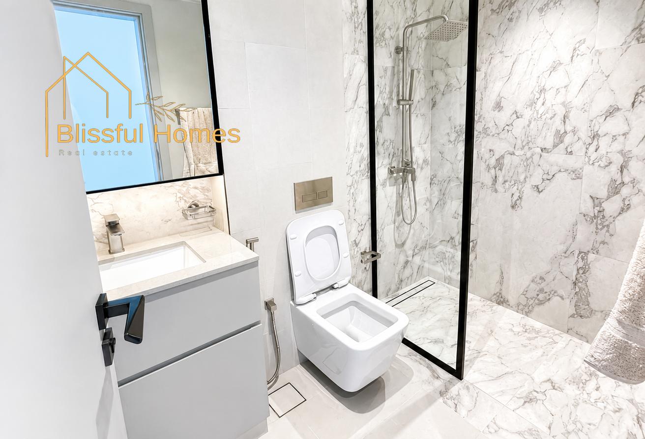 Luxury 1BHK | Open View | Cinema and Playground photo 14