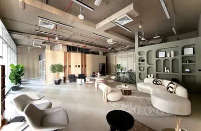 مكتب - استوديو - 2 حمامات للايجار في برج تشرشل السكني - أبراج تشرشل - الخليج التجاري - دبي