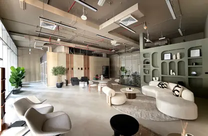 مكتب - استوديو - 2 حمامات للايجار في برج تشرشل السكني - أبراج تشرشل - الخليج التجاري - دبي