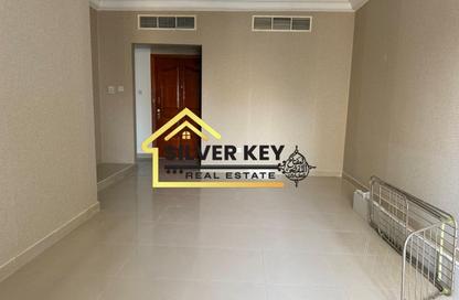 Apartment - 2 - 3 for rent in Al Majaz 2 - Al Majaz - Sharjah Apartment - 2 - 3 for rent in Al Majaz 2 - Al Majaz - Sharjah