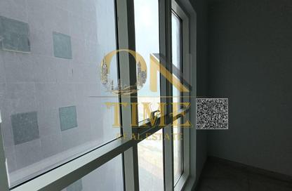 Apartment - 2 Bedrooms - 2 Bathrooms for rent in Corniche Tower - Ajman Corniche Road - Ajman Apartment - 2 Bedrooms - 2 Bathrooms for rent in Corniche Tower - Ajman Corniche Road - Ajman