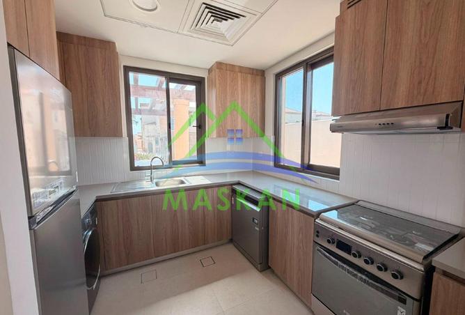 3-bed townhouse in Toledo · Vacant · Brand new — photo 3