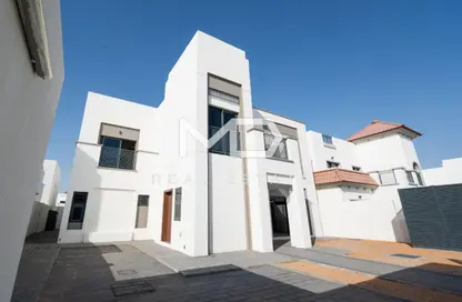 Villa - 4 Bedrooms - 6 Bathrooms for sale in Fay Alreeman - Al Shamkha - Abu Dhabi
