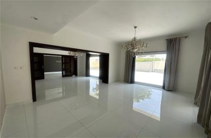 Villa - 4 Bedrooms - 5 Bathrooms for rent in Meadows 4 - Meadows - Dubai