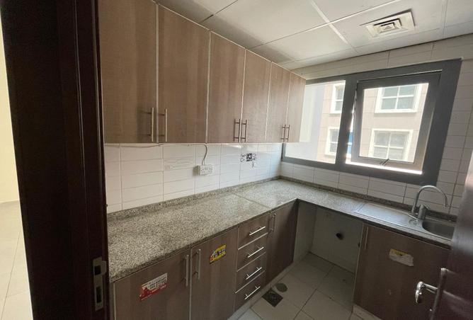 1 month free 50k : 1BHK : GYM : POOL : 1 parking photo 2