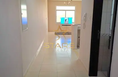 Apartment - 2 Bedrooms - 3 Bathrooms for rent in Mazaya 13 - Queue Point - Liwan - Dubai Land - Dubai