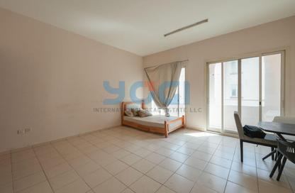 Apartment - Studio - 1 for rent in Building X23 - England Cluster - International City - Dubai Apartment - Studio - 1 for rent in Building X23 - England Cluster - International City - Dubai