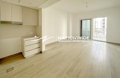 Apartment - Studio - 1 for sale in Waters Edge - Yas Island - Abu Dhabi Apartment - Studio - 1 for sale in Waters Edge - Yas Island - Abu Dhabi