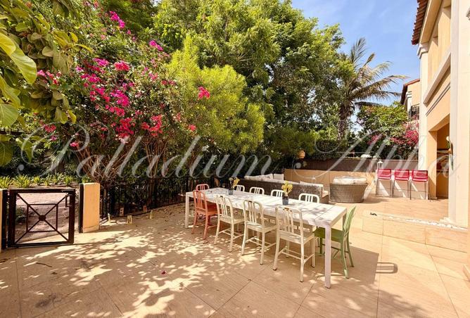 Prime Location|Converted Loft & Garage|Spacious