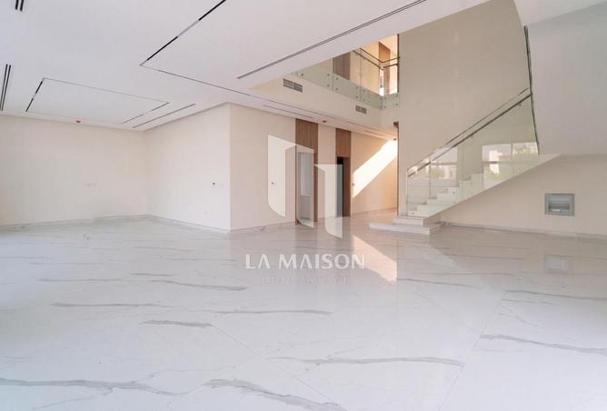 Single Row | 5BR+Maid+Driver+Pool | Hot Deal — photo 3