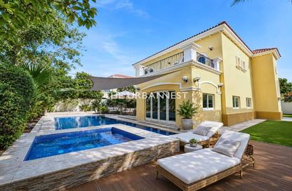 Villa - 4 Bedrooms - 3 Bathrooms for rent in District 7 - Jumeirah Park - Dubai
