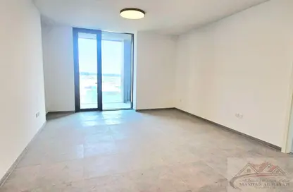 شقة - 2 غرف نوم - 3 حمامات للبيع في الطراز - حي نسيج - الجادة - الشارقة