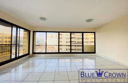 Apartment - 3 Bedrooms - 2 Bathrooms for rent in Golden Sands 1 - Al Mankhool - Bur Dubai - Dubai