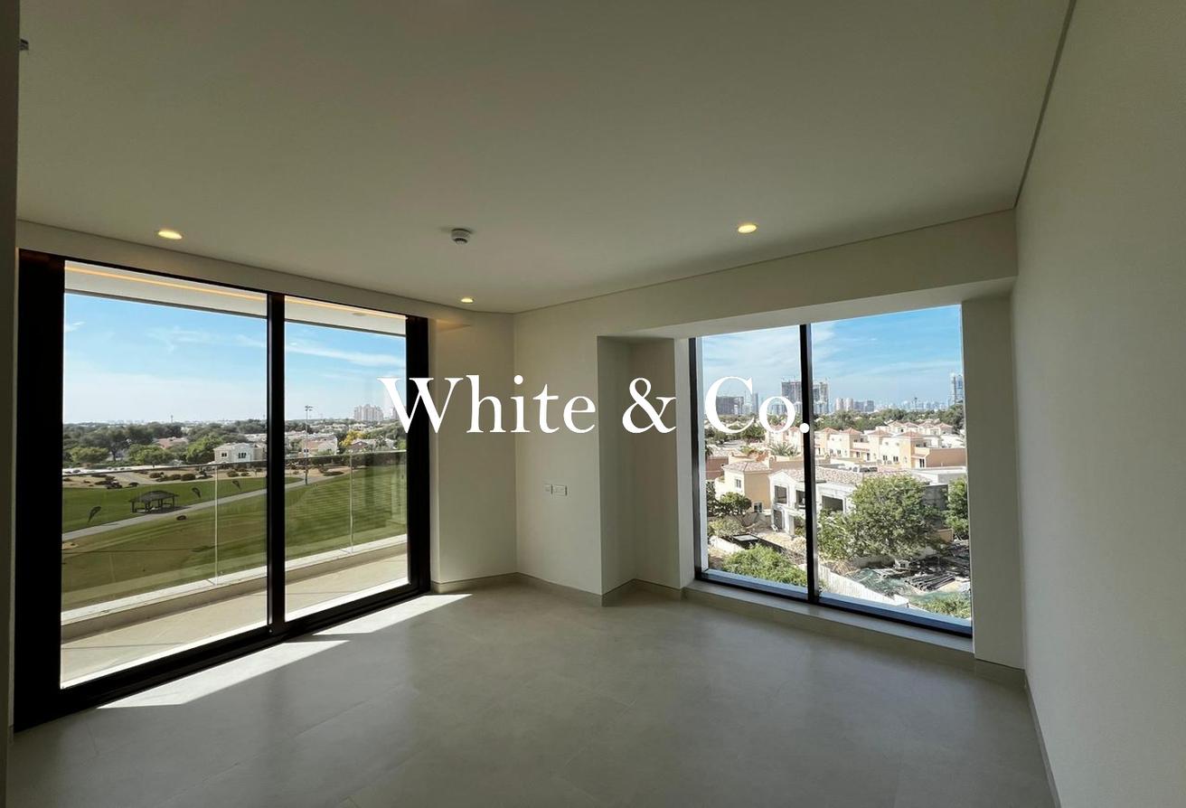 Corner Unit | Golf Course View |Brand New photo 5
