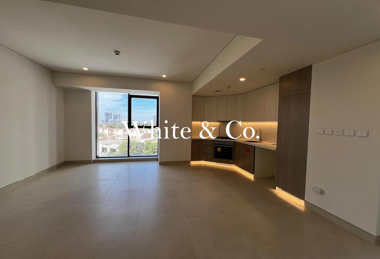 Corner Unit | Golf Course View |Brand New photo 4
