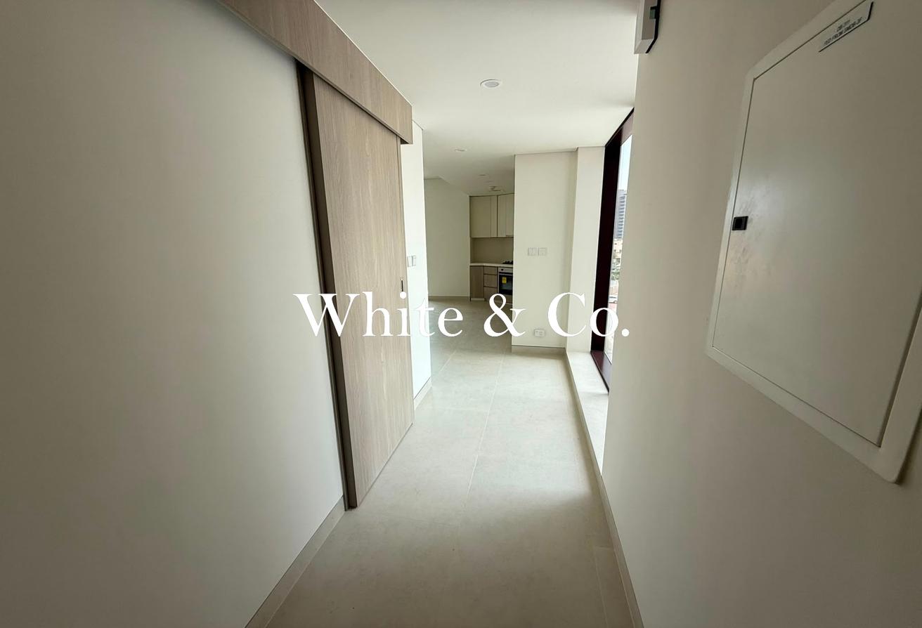 Corner Unit | Golf Course View |Brand New photo 8