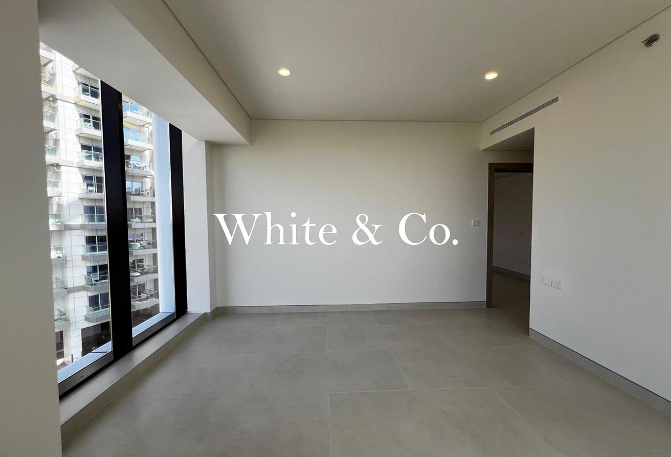 Corner Unit | Golf Course View |Brand New photo 7