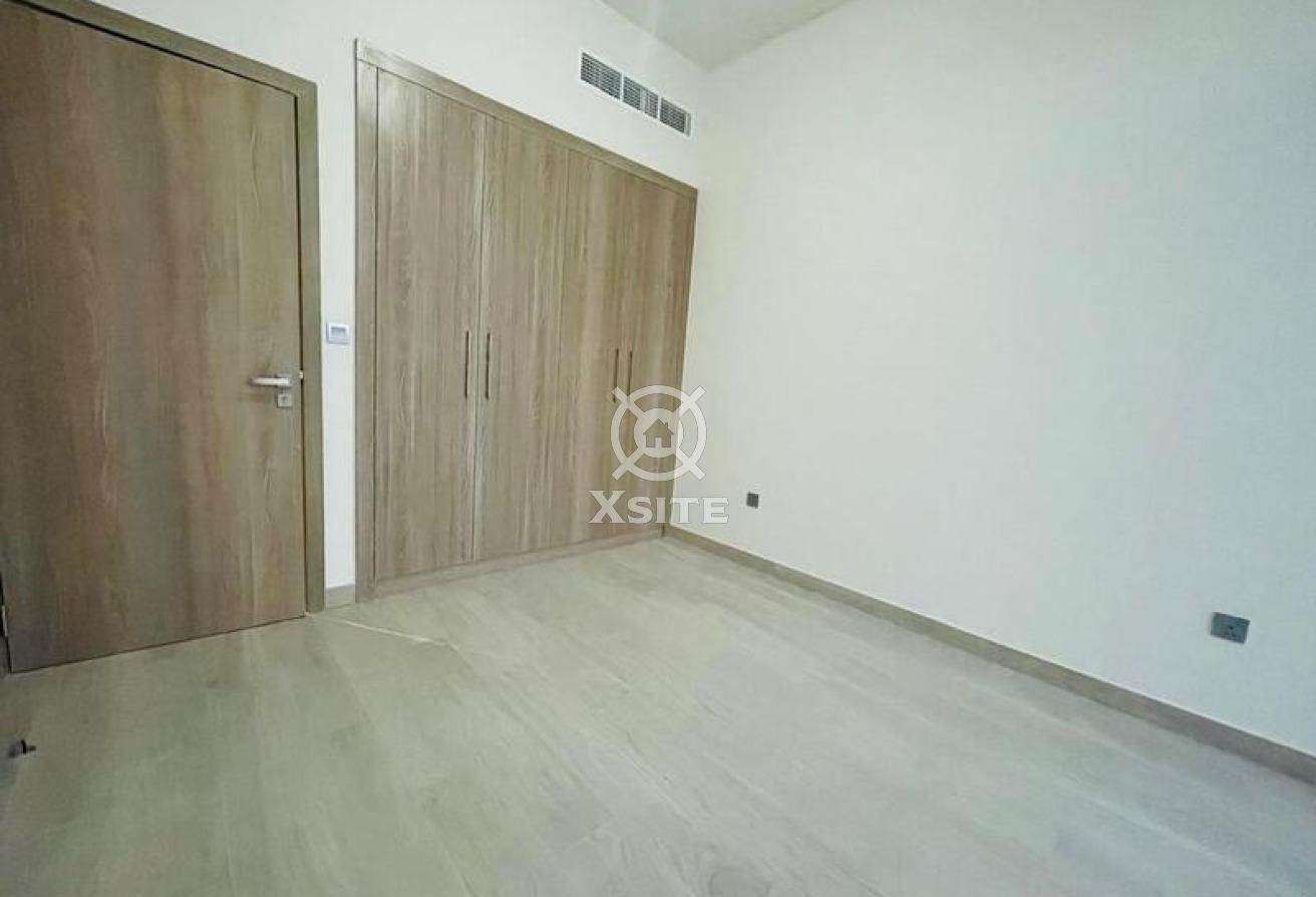 Elegant 1 BR | Semi-Furnished | Lagoon View photo 5