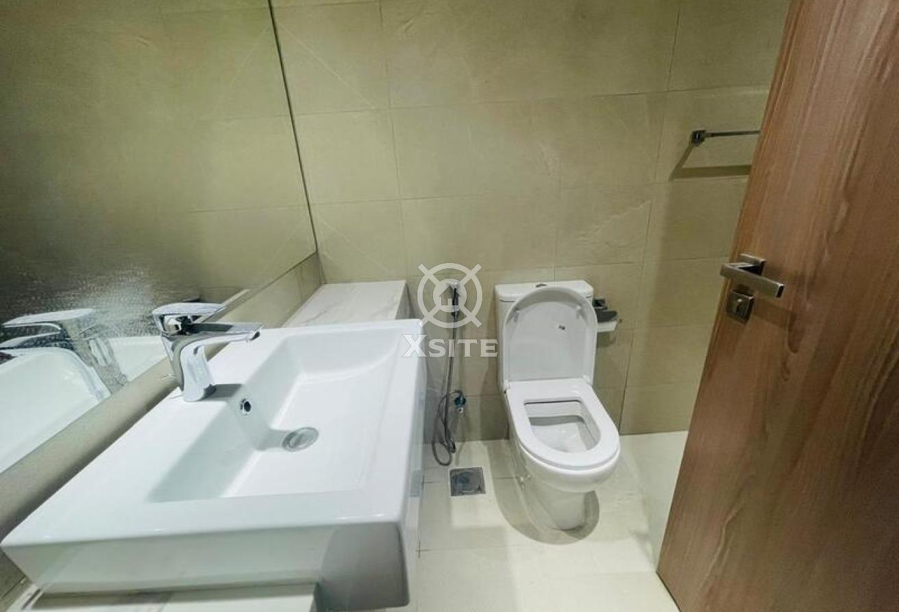 Elegant 1 BR | Semi-Furnished | Lagoon View photo 11