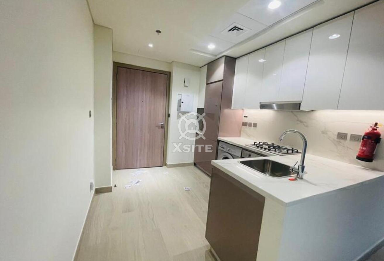 Elegant 1 BR | Semi-Furnished | Lagoon View photo 8