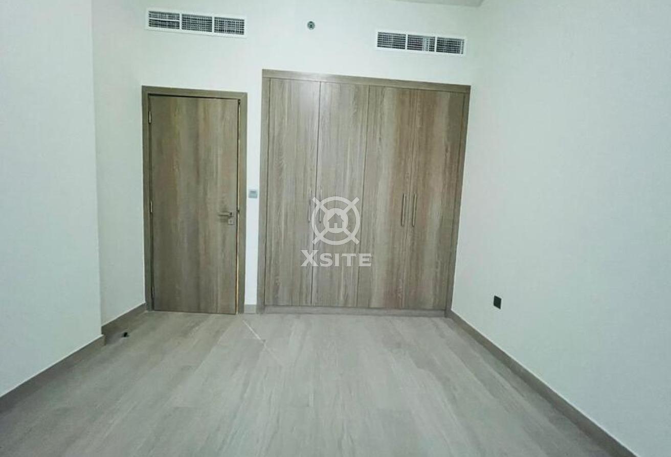 Elegant 1 BR | Semi-Furnished | Lagoon View photo 4