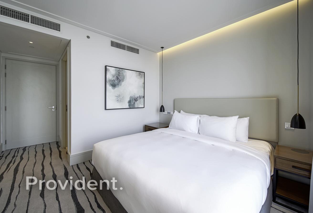 Burj Khalifa View | Furnished | Vacant photo 5