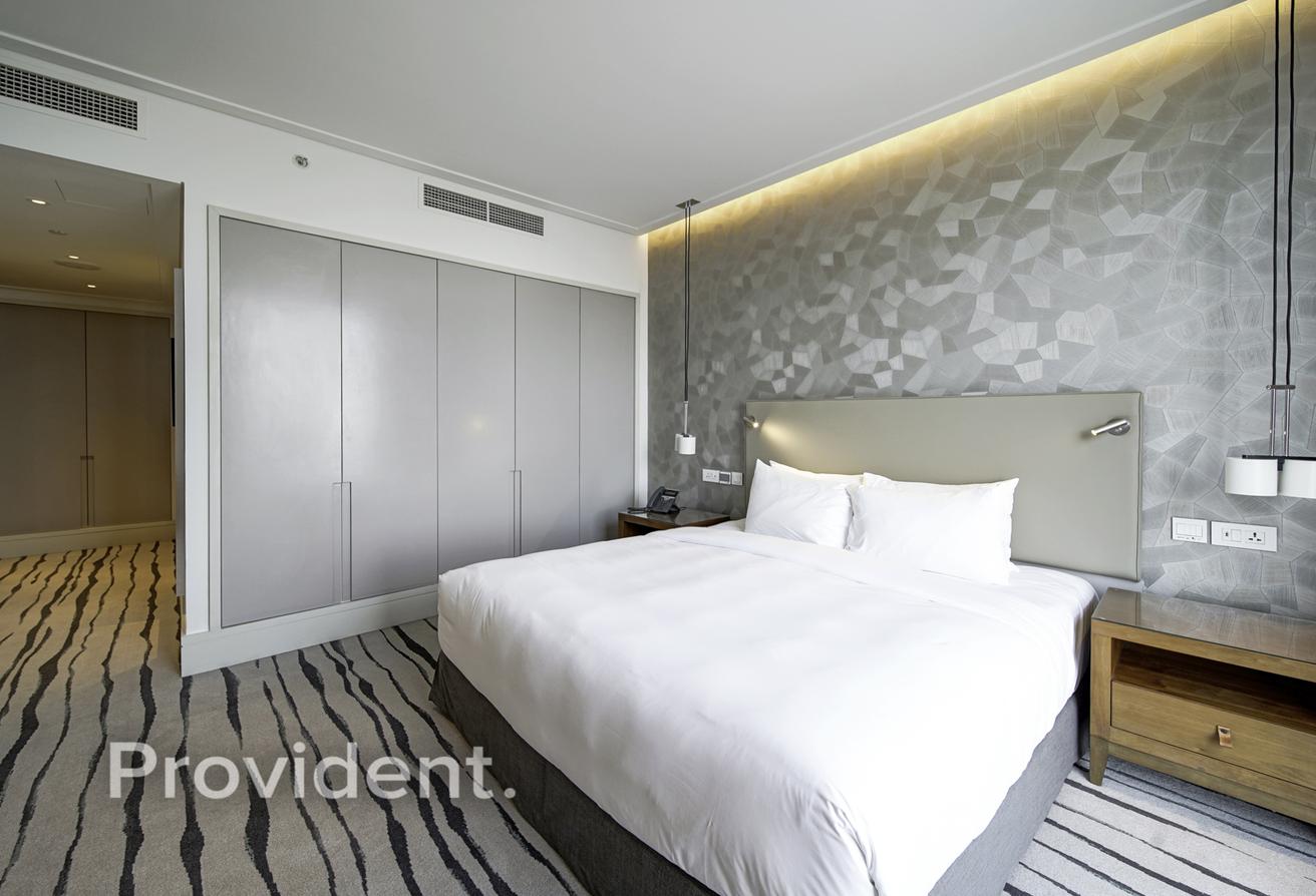 Burj Khalifa View | Furnished | Vacant photo 9