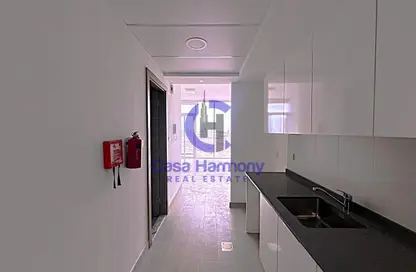 Apartment - Studio - 1 Bathroom for rent in Bloom Towers B - Bloom Towers - District 10 - Jumeirah Village Circle - Dubai