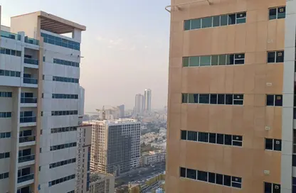 شقة - 2 غرف نوم - 3 حمامات للبيع في برج الكورنيش - طريق كورنيش عجمان - عجمان