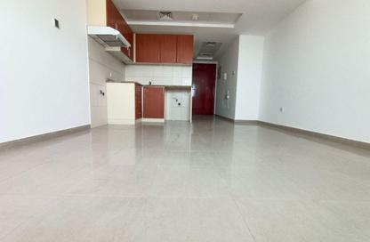Apartment - Studio - 1 Bathroom for rent in Al Khan Corniche - Al Khan - Sharjah
