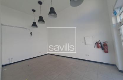 Retail - Studio for rent in Al Butina B - Al Butina - Sharjah