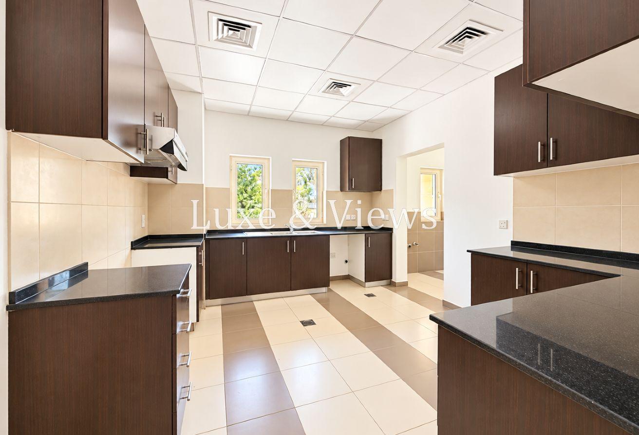 5BR Mazaya A1 Facing Park|Pool|Lush Garden|Vacant! photo 5