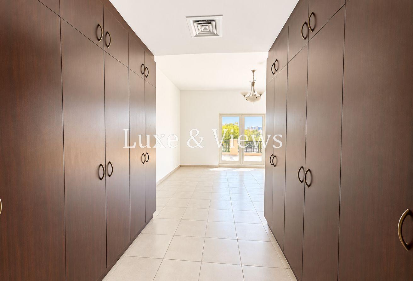5BR Mazaya A1 Facing Park|Pool|Lush Garden|Vacant! photo 9