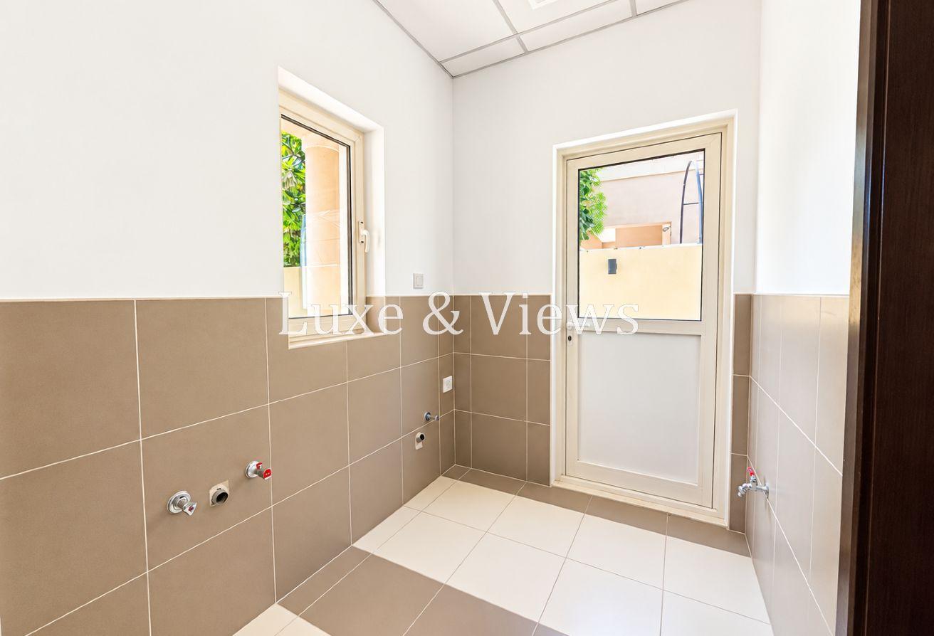 5BR Mazaya A1 Facing Park|Pool|Lush Garden|Vacant! photo 7