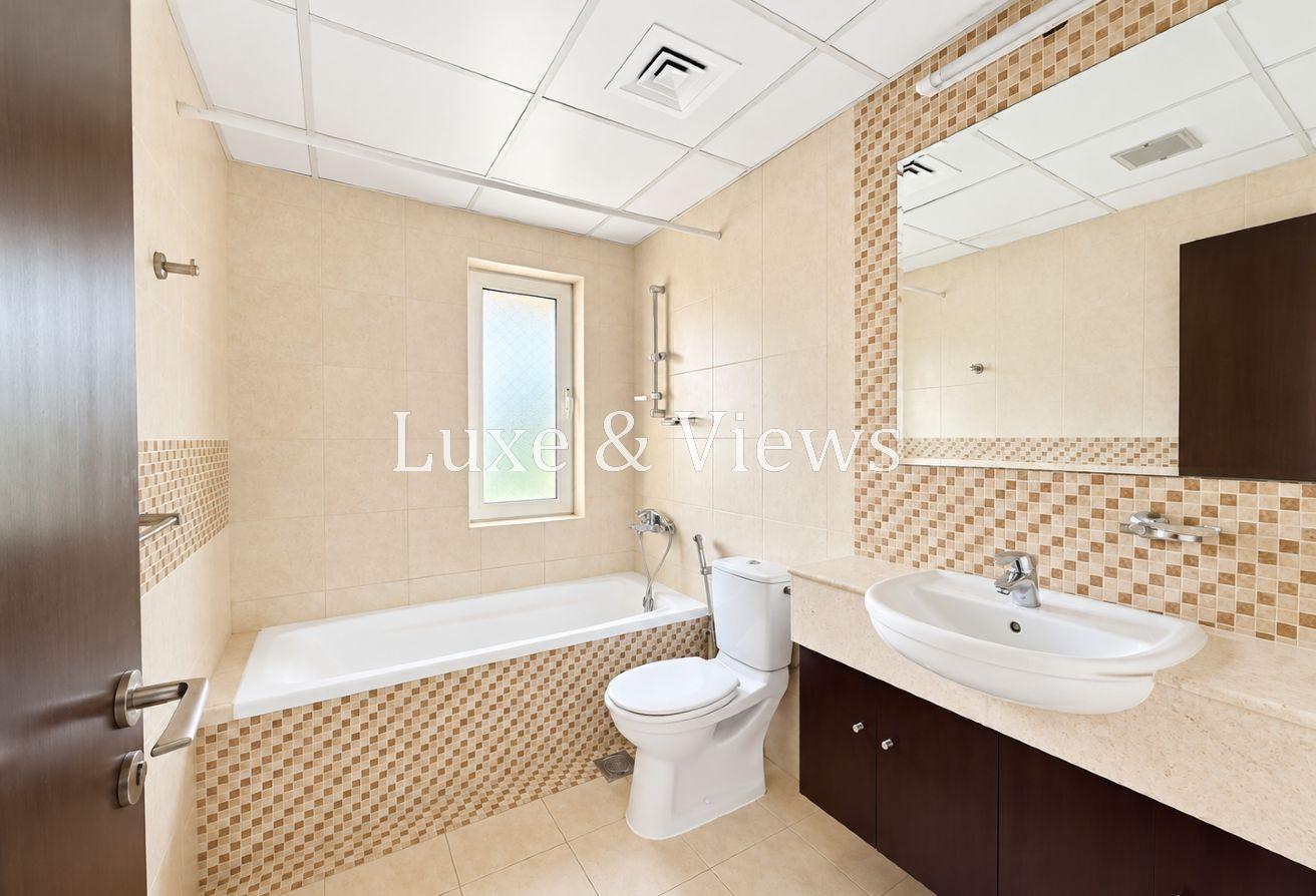 5BR Mazaya A1 Facing Park|Pool|Lush Garden|Vacant! photo 14