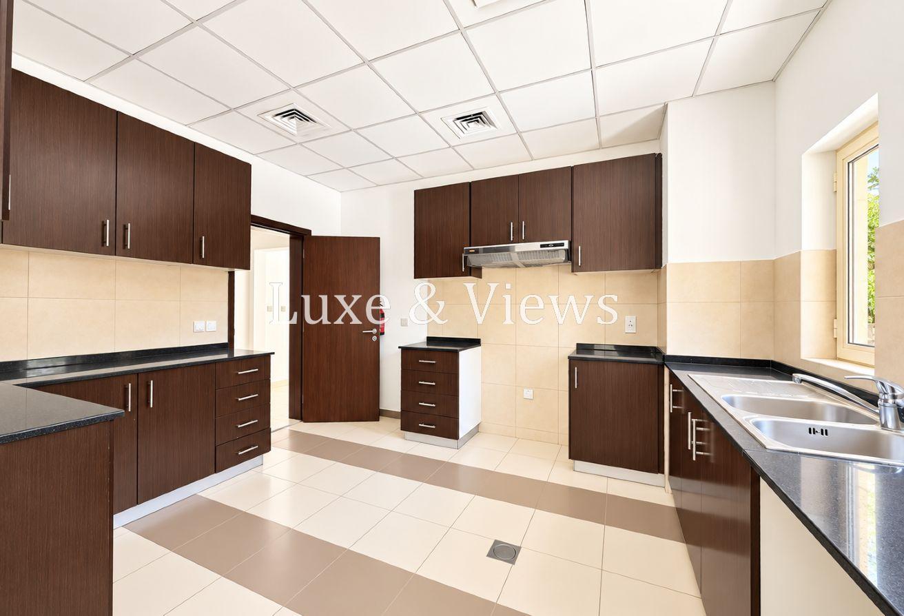 5BR Mazaya A1 Facing Park|Pool|Lush Garden|Vacant! photo 6