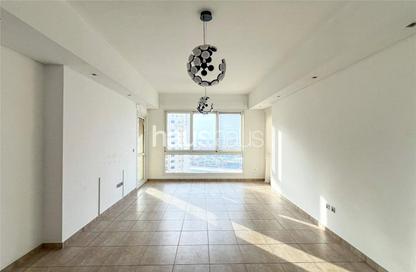 Apartment - 2 Bedrooms - 3 Bathrooms for rent in Marina Residences 6 - Marina Residences - Palm Jumeirah - Dubai