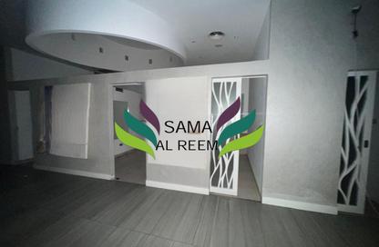 Shop - Studio for rent in The Village Mall - Jumeirah 1 - Jumeirah - Dubai Shop - Studio for rent in The Village Mall - Jumeirah 1 - Jumeirah - Dubai