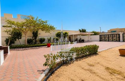 Villa - 5 Bedrooms - 6 Bathrooms for rent in Al Barsha 2 - Al Barsha - Dubai