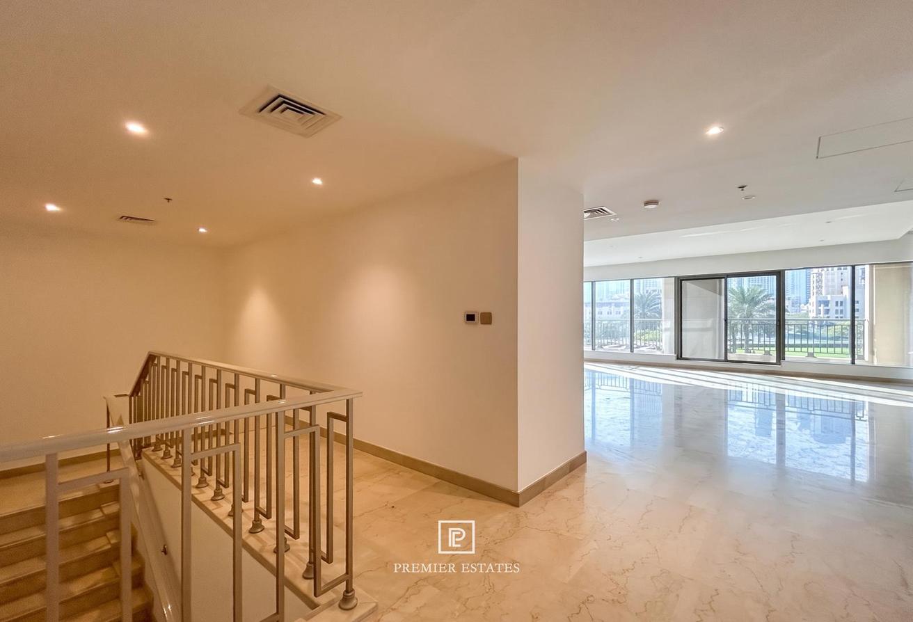 Upgraded Podium Unit | Burj Khalifa Views photo 11