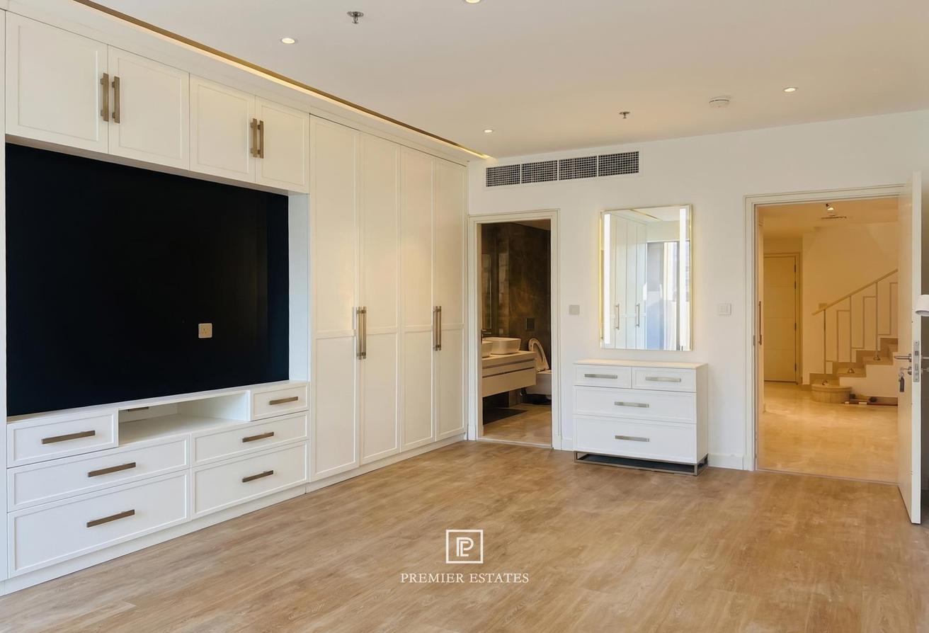 Upgraded Podium Unit | Burj Khalifa Views photo 7