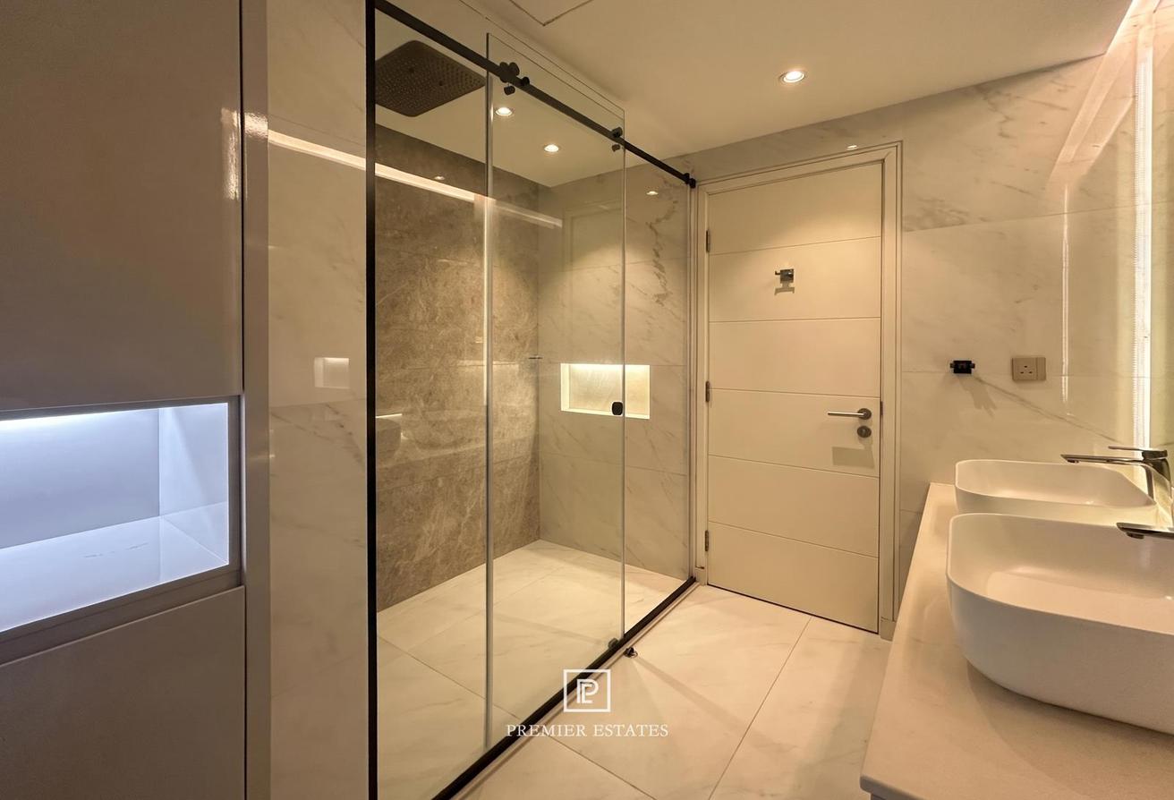 Upgraded Podium Unit | Burj Khalifa Views photo 10