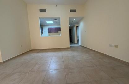 Apartment - 3 - 3 for rent in Silicon Gates 1 - Silicon Gates - Dubai Silicon Oasis - Dubai