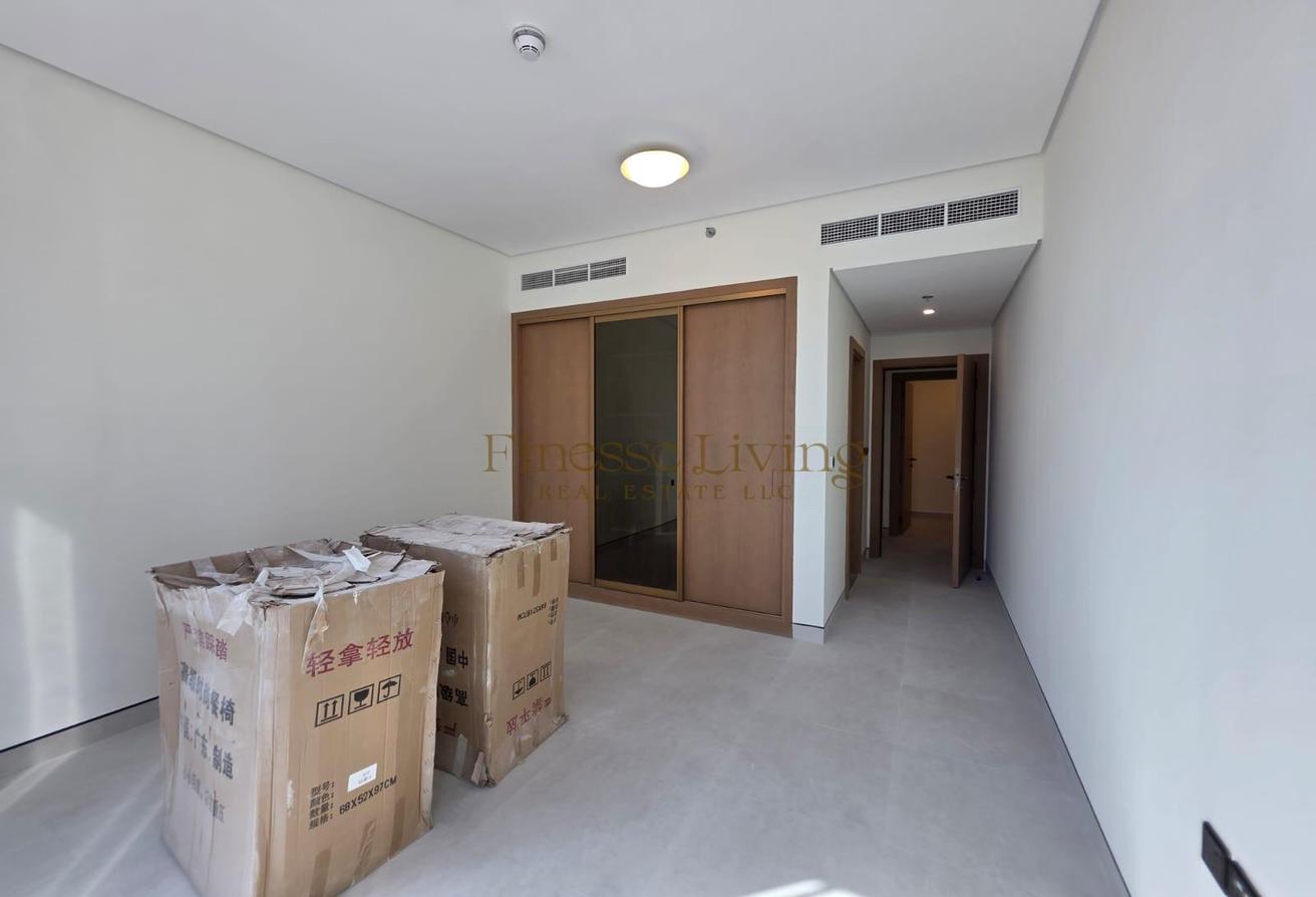 Spacious 2 Br + Study | Ready to move | Negotiable photo 8